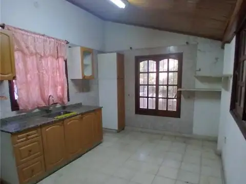 Casa en Alquiler con 1 cochera