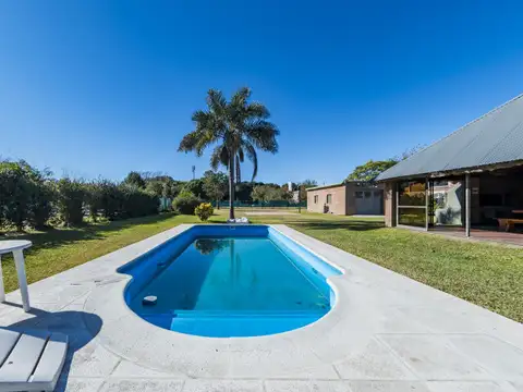 Casa en Venta con 4 cocheras