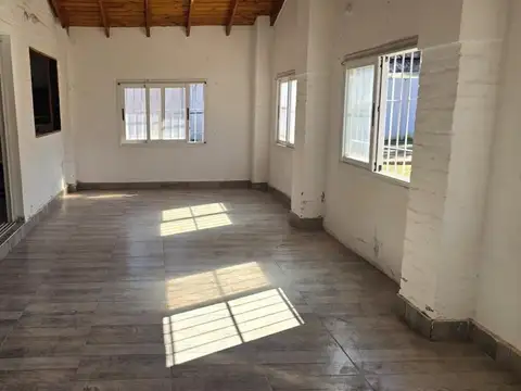 Casa Chalet  en Alquiler en Parque Exaltación, Exaltación de la Cruz, G.B.A. Zona Norte