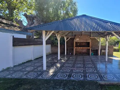 Casa 3 ambientes con 2 baños