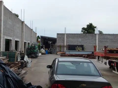 Galpón con vivienda en venta en Pablo Podesta