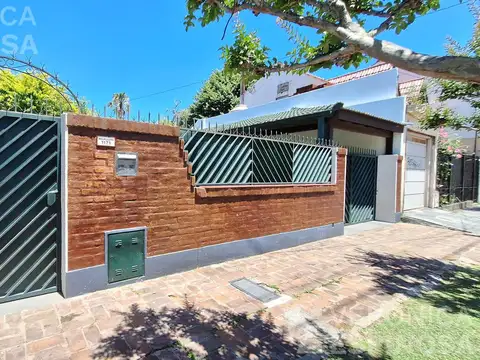 Casa Venta Moron tres ambientes