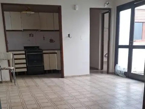 LOCAL + VIVIENDA EN EL CORAZON DE LA CIUDAD DE GRAL. GUEMES