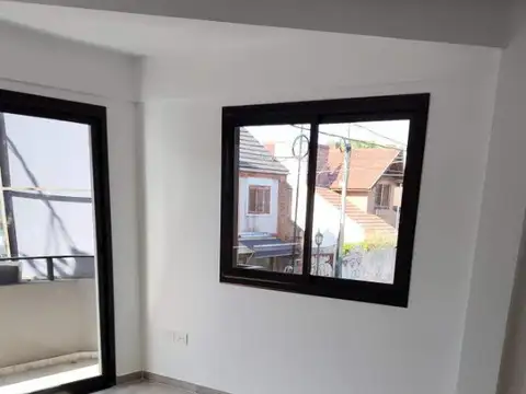 Av. Hipolito Yrigoyen 7700