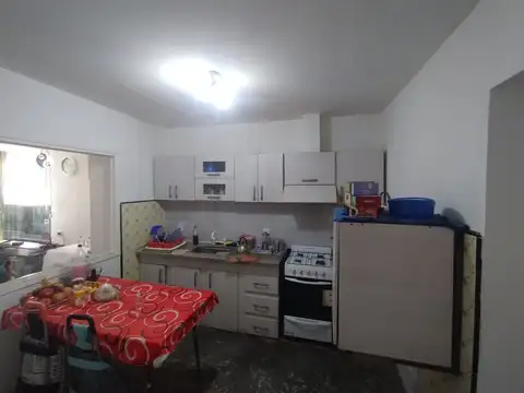 Casa 5 ambientes con 1 baño