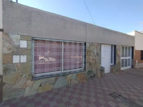 Casa Mixta De Tres Hab Reciclada en Godoy Cruz