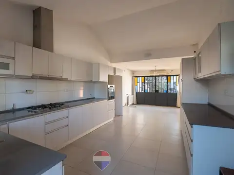 Casa en Venta en Alto Alberdi, USD 190.000