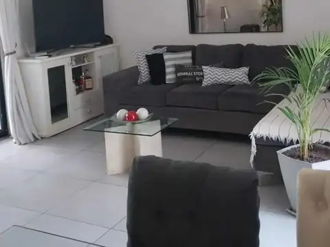 Casa en Venta en Countries y Barrios Cerrados en Tigre, USD 149.000