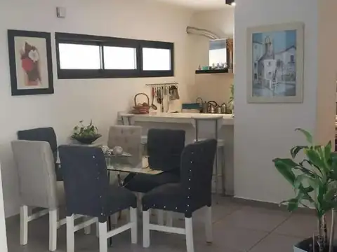 Casa 3 ambientes con 2 baños