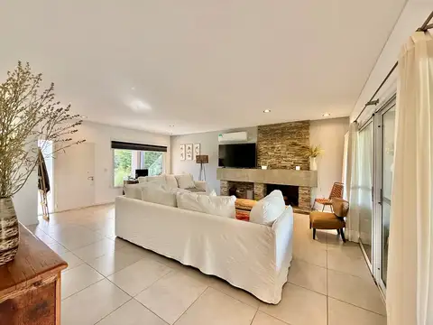 Casa en Alquiler de 3 dormitorios