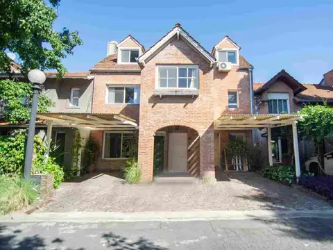 CASA EN VENTA B/CERRADO LA MERCED. BECCAR