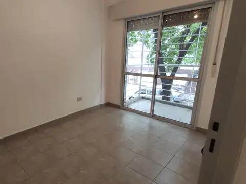 Departamento 1 dorm - Balcón al frente - Lourdes - Bajas expensas