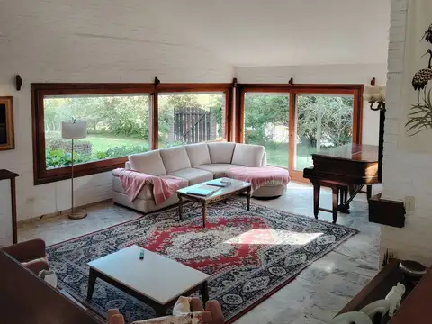 Casa en Alquiler Temporal con 2 cocheras