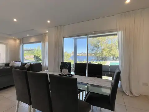 Casa en Venta en El Canton, USD 295.000
