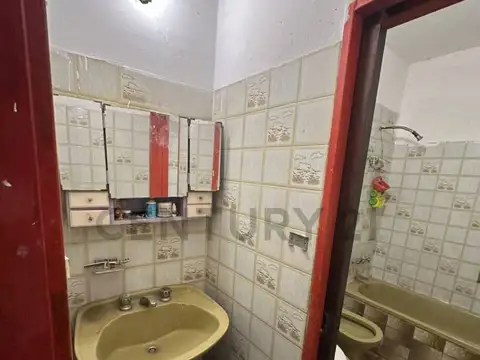 CASA EN VENTA 5 AMBIENTES AVELLANEDA