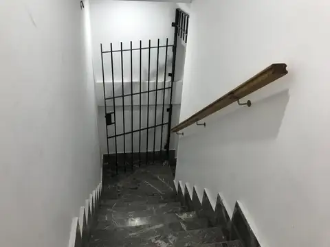 Remedios de Escalada de San Martin 600, Piso 1