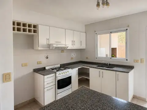 Pellegrini Village 100