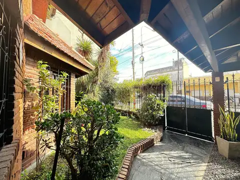 Casa 6 ambientes con 3 baños