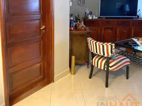 Casa 6 ambientes con 2 baños
