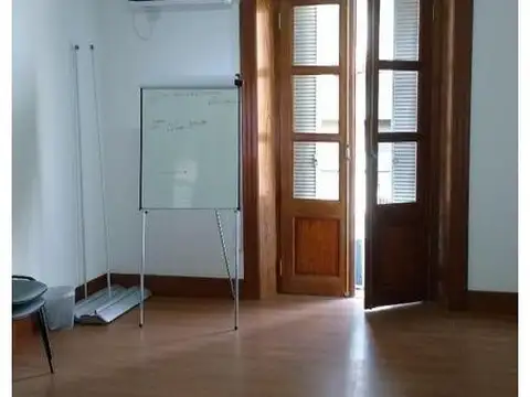 Departamento 8 ambientes con 4 baños