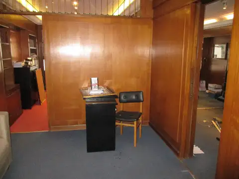 PISO - FRENTE A LA BOLSA DE COMERCIO