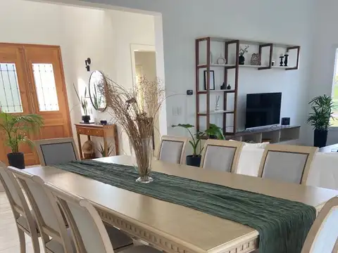 Casa en Alquiler Temporal con 2 cocheras