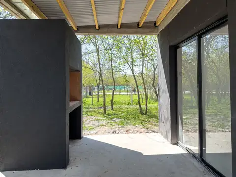 Casa 2 ambientes con 1 baño