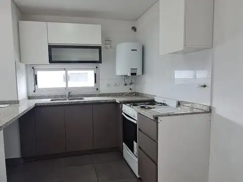 Departamento en Alquiler en Berazategui, $ 640.000