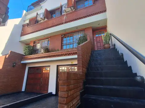 VENTA TRIPEX TIPO CASA PATIO PARRILLA TERRAZA COCHERA