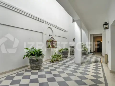 Casa 7 ambientes con 3 baños