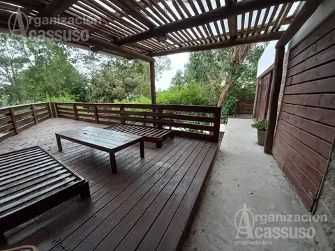 Casa 4 ambientes con 2 baños