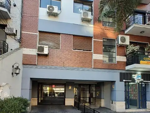 MUY BUEN DEPTO 2 AMB C/BALCON EN LOMITAS! APTO PROFESIONAL!