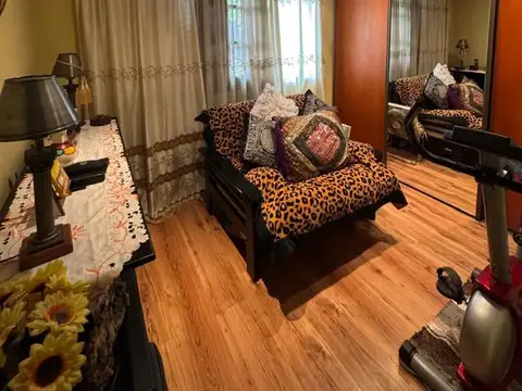 Hermosa Casa con Parque y Quincho en Banfield