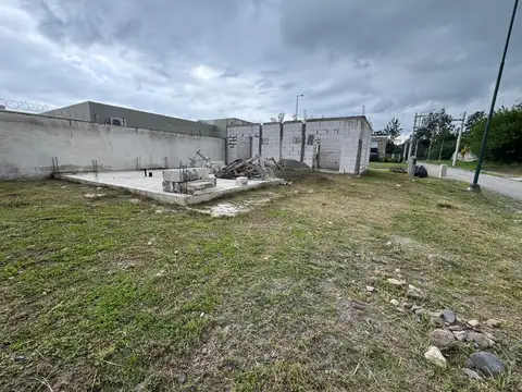Casa en Venta con 3 cocheras