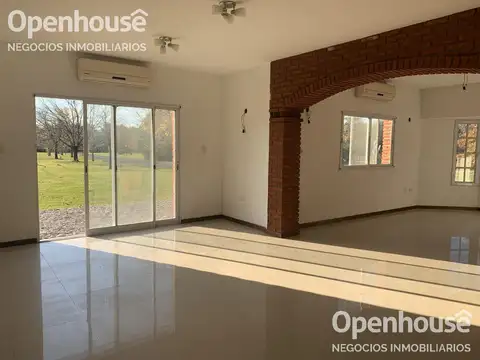 Casa 5 ambientes con 4 baños