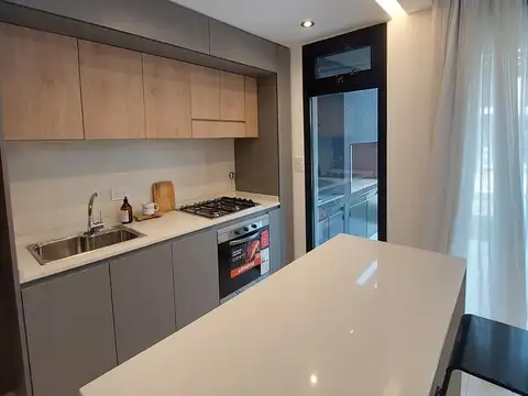 Casa 5 ambientes con 3 baños