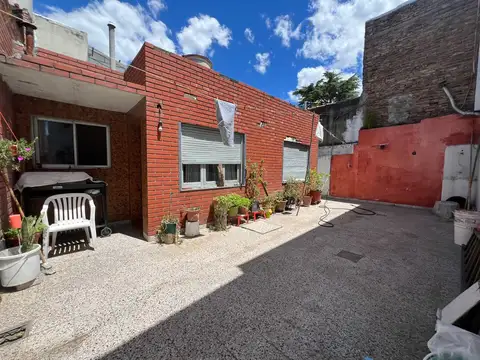Depto Tipo Casa en Venta en Ramos Mejia Sur, USD 50.000