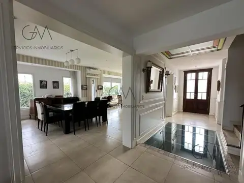 Casa 7 ambientes con 4 baños