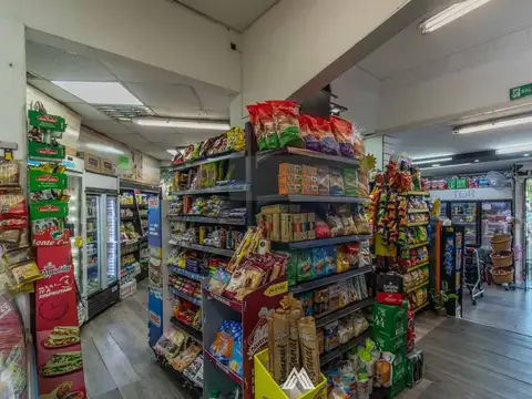 VENTA LOCAL COMERCIAL EN PUNTA CARRETAS CON RENTA