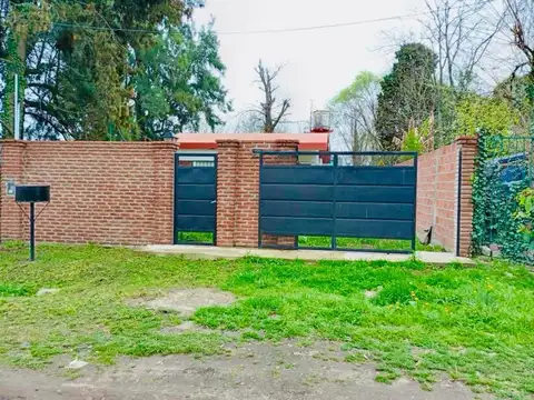 Venta Casa de 2 dormitorios parque barrio Las carolinas,  Ingeniero AllanFlorencio Varela