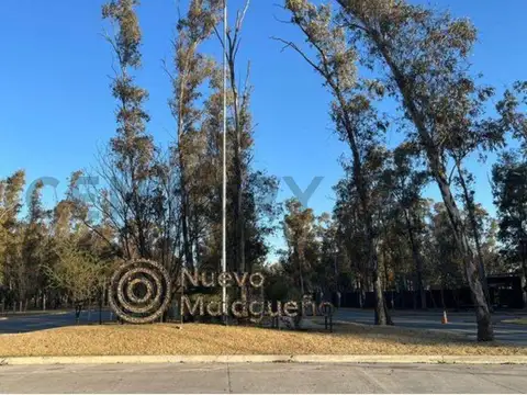 270 m² frente a plaza y pequeño lago| USD 62.500