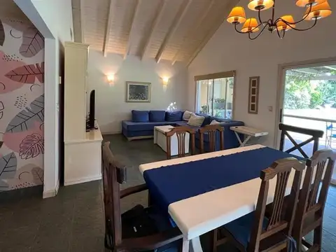 Casa en Alquiler en Los Pinguinos, USD 4.500