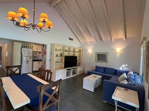 Casa 5 ambientes con 5 baños
