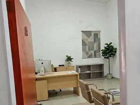 ¡Oportunidad única! Excelentes oficinas a estrenar en 1° piso sobre Av 25 de Mayo
