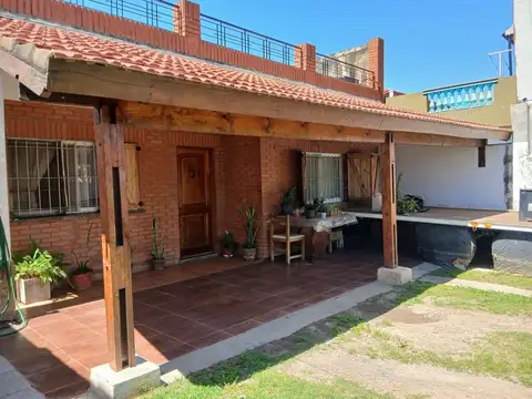 Casa en Venta con 3 cocheras