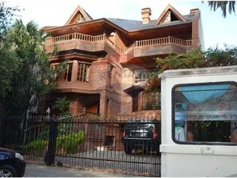 Casa 7 habitaciones Belgrano R PILETA COCHERA