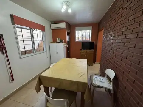 Depto Tipo Casa en Venta 50 años
