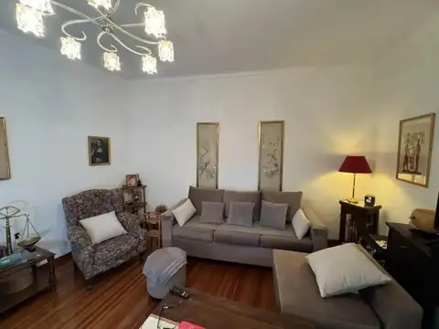 Donizetti e/ Avenida Juan Bautista Alberdi y Avenida Emilio Castro