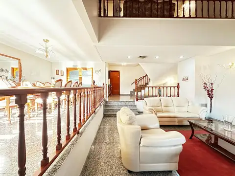 CASA VENTA VALENTIN ALSINA 5 AMB JARDÍN COCHERA PATIO VALENTIN ALSINA