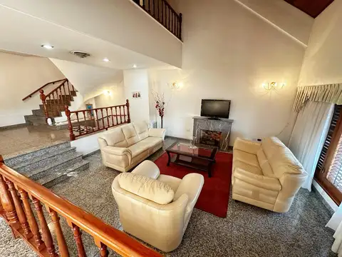 Casa en Venta en Valentin Alsina, USD 240.000